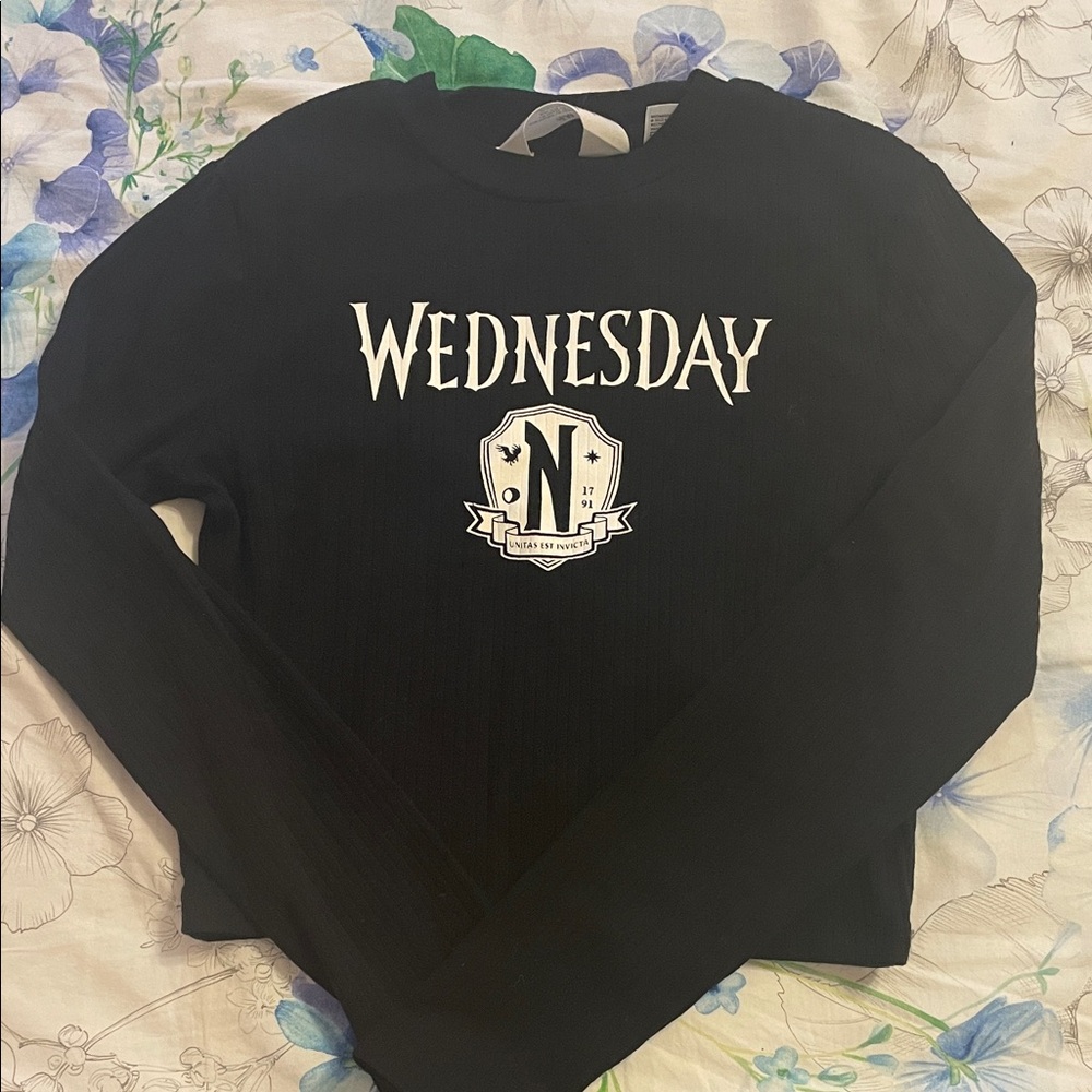 H&M Black Graphic Long Sleeve Top